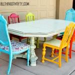 rdeco_dining-room-table-with-mismatched-chairs