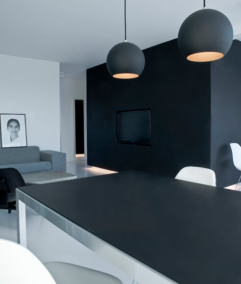 rdeco_black and white right 11