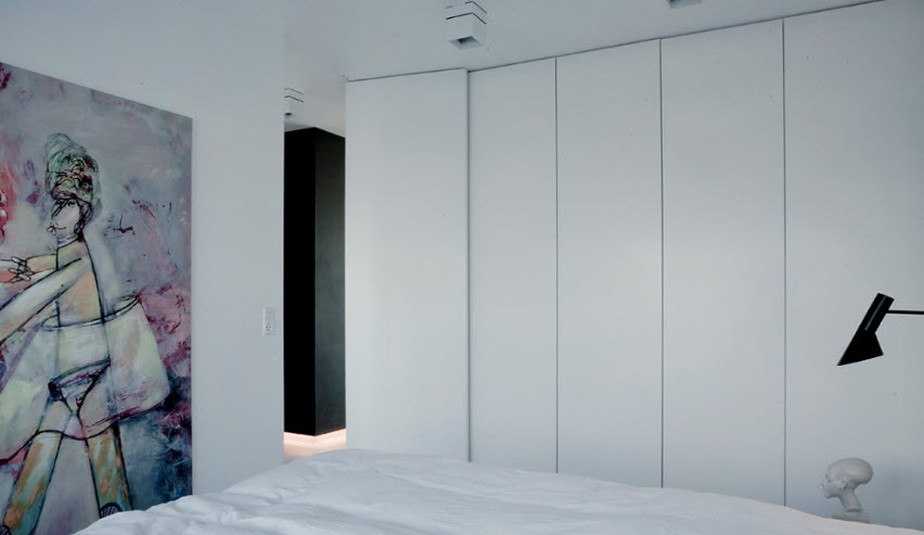 rdeco_black and white right 12