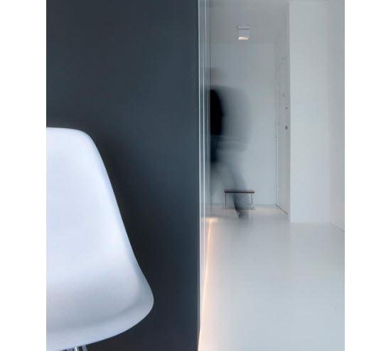 rdeco_black and white right 7