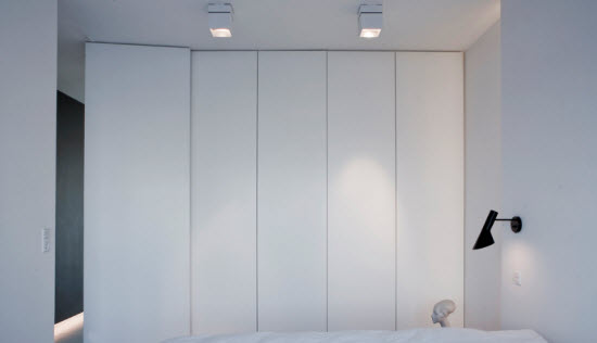 rdeco_black and white right2