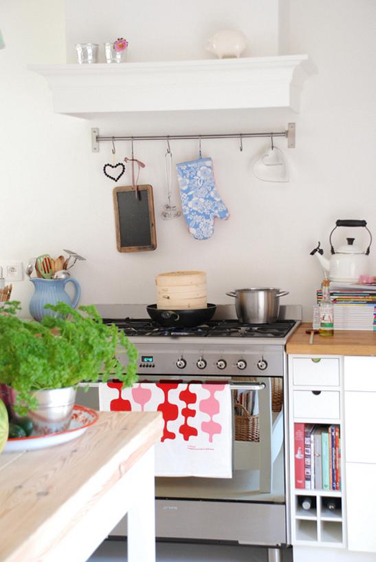 rdeco_floral_pink_kitchen