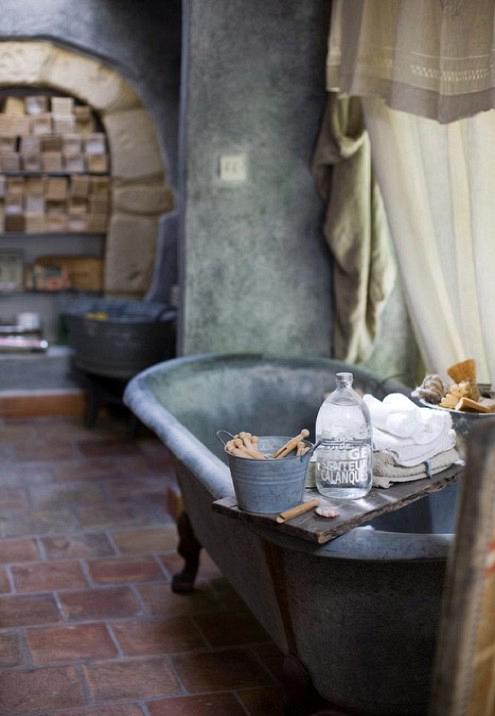 rdeco_bathroom with bricks_gray