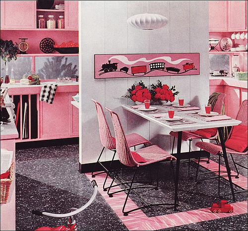 rdeco_late50s_kitchen_pink