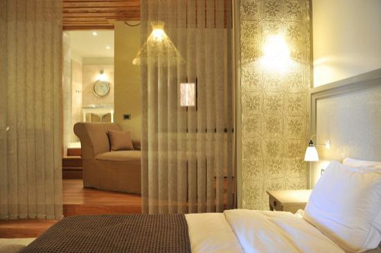 rdeco_kinsterna__hotel_Deluxe Suite