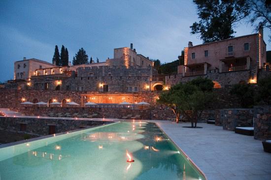 rdeco_Kinsterna_Hotel_Spa_ Exterior