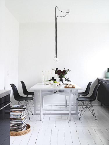 rdeco_eames black in kitchen