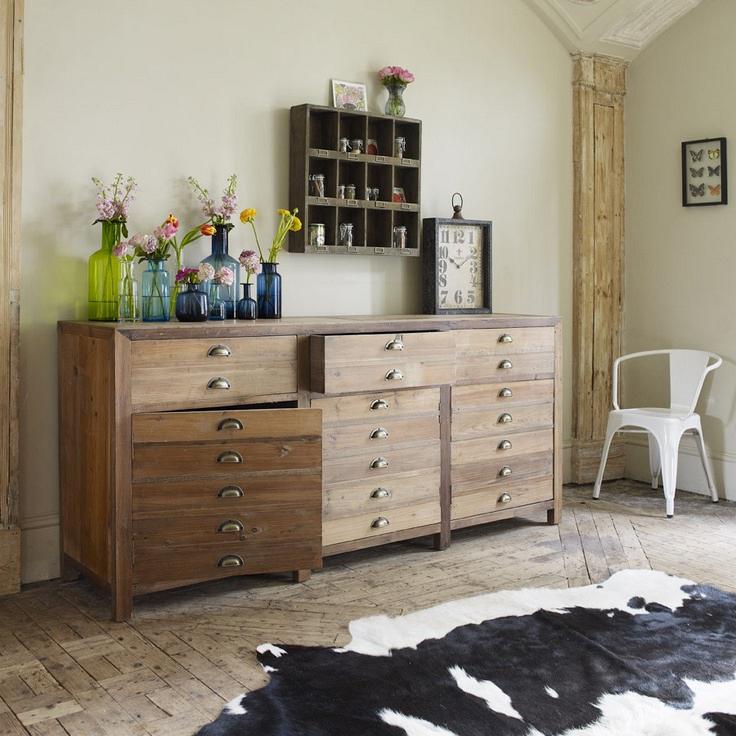 Διακόσμηση επάνω σε ένα μπουφέ