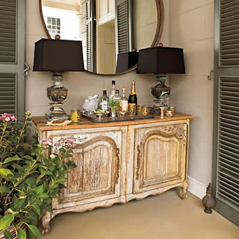 Διακόσμηση επάνω σε ένα μπουφέ