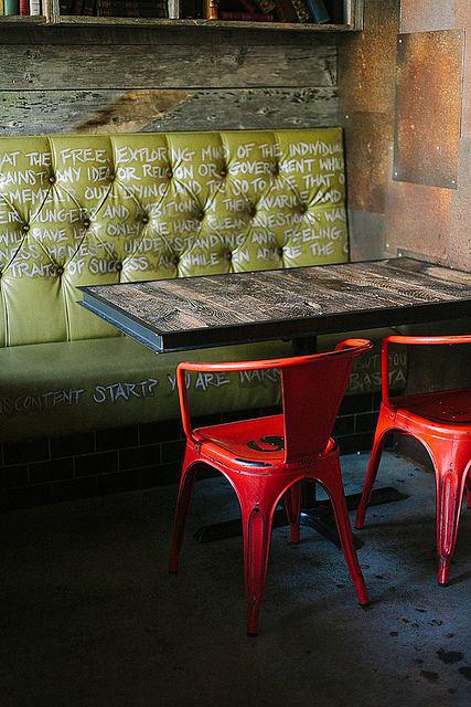 rdeco_industrial chic with colour2