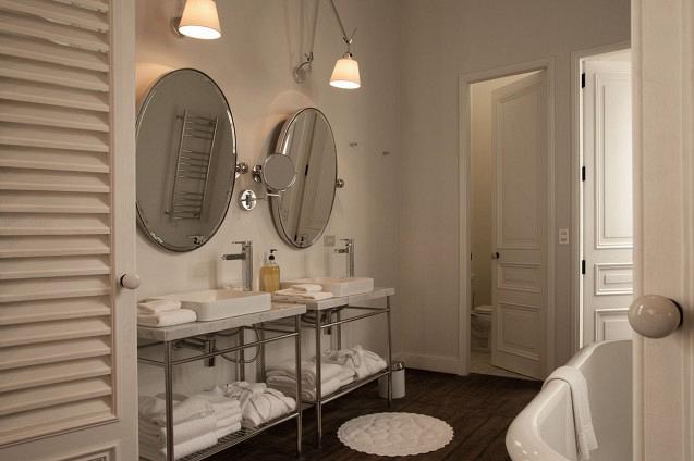 rdeco_hotelB_lima_peru_art_bath