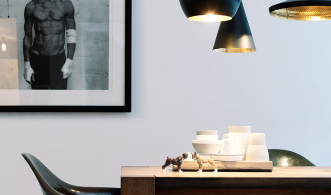 Rdeco-μαύρη κουζίνα και τραπέζι