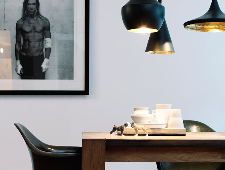 Rdeco-μαύρη κουζίνα και τραπέζι