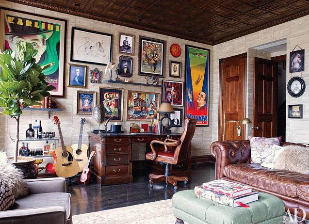 rdeco_den-eclectic-mix-magic-memorabilia-Gibson-guitars