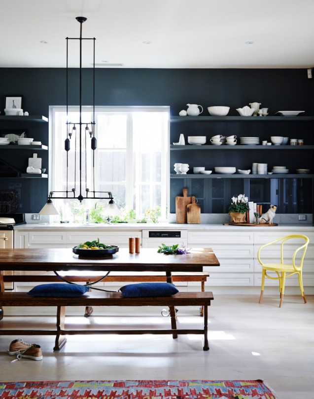rdeco_Black-kitchen-with-white-units