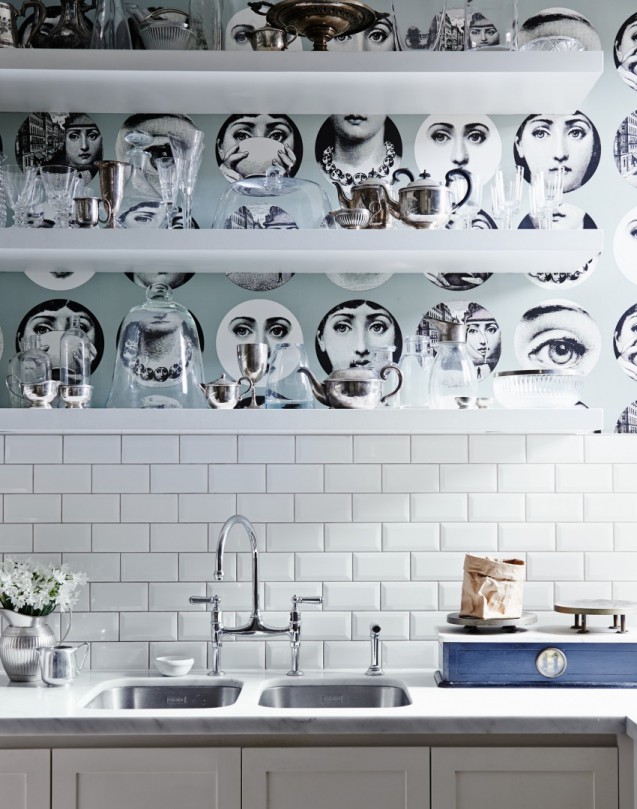 rdeco_Utility-room-with-wallpaper