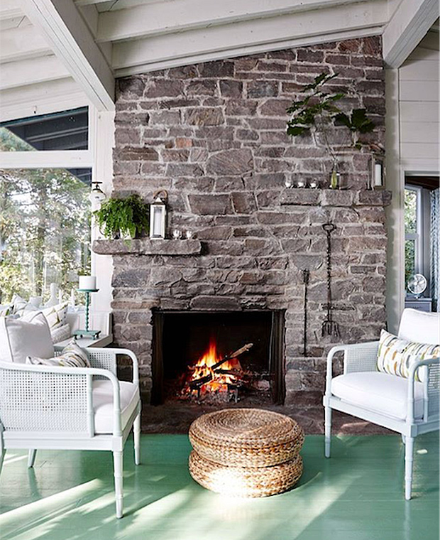 Sarah-Richardson-Rental-Cottage-living-room1