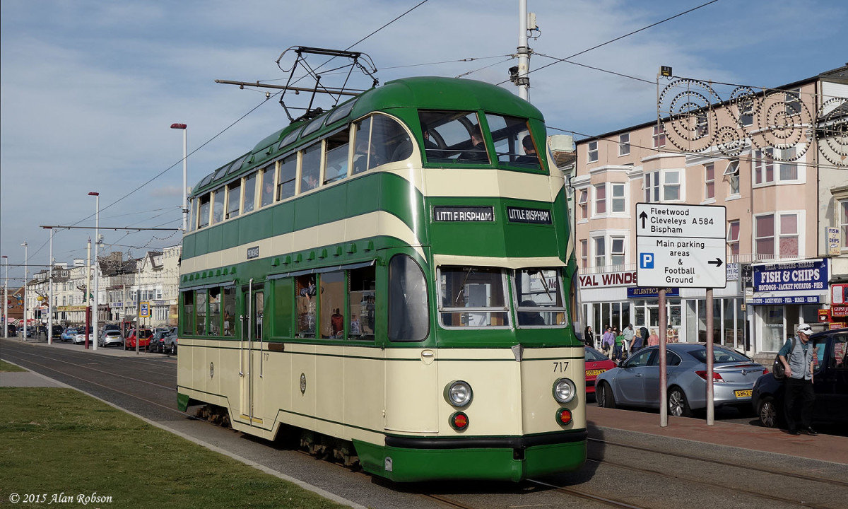 London tram - Travel with Rdeco