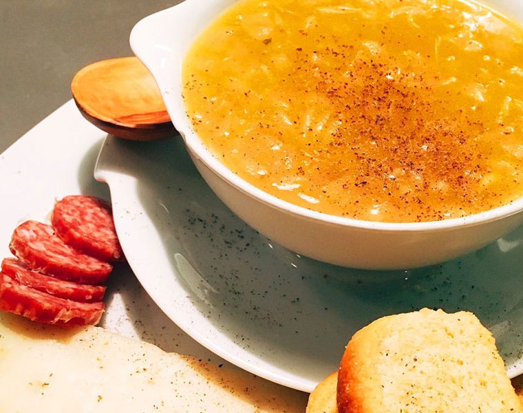 rdeco_kremmydospupa-sintagi-piato-κρεμμυδόσουπα